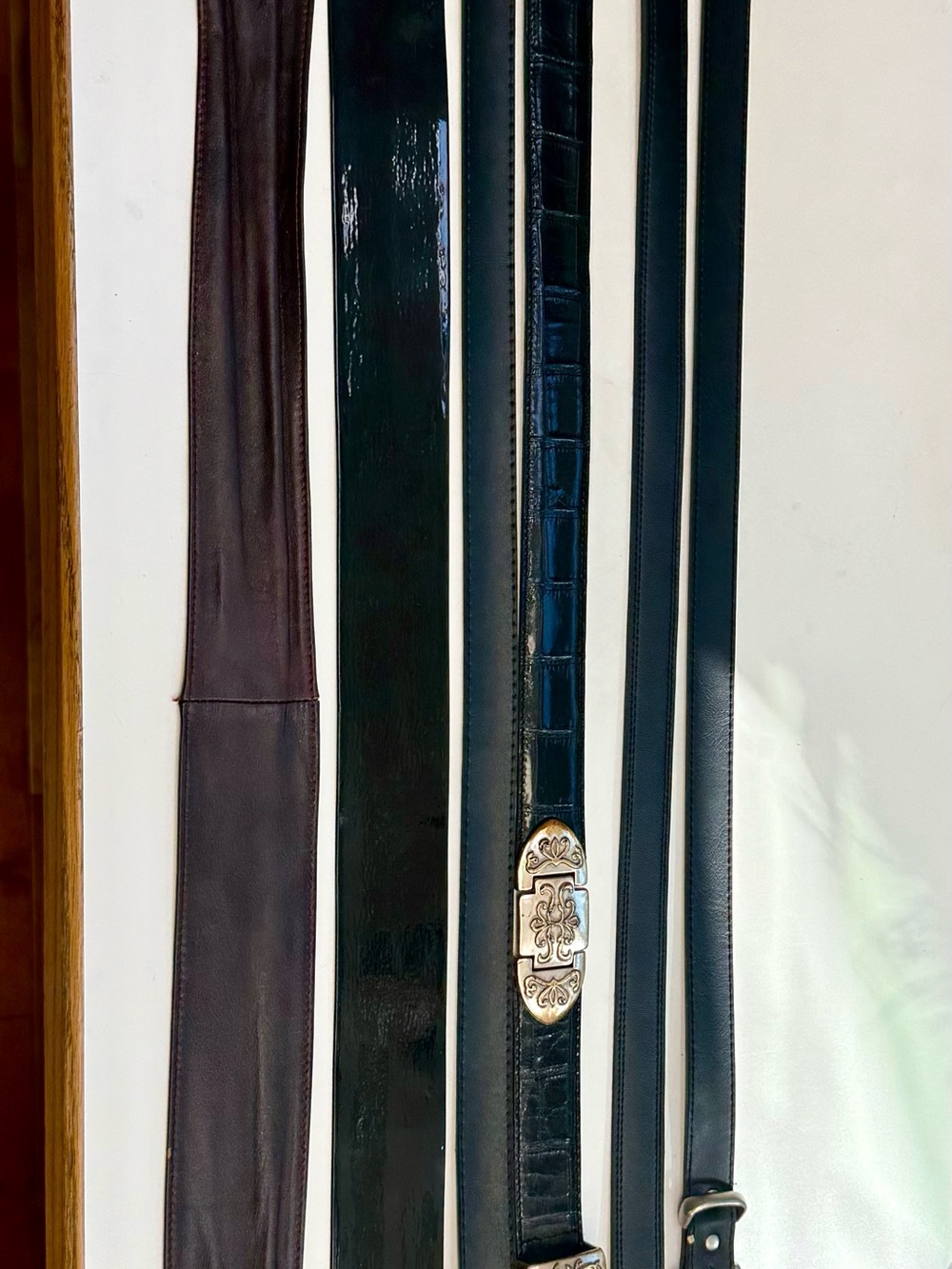 Set of 5 Leather Belts in Black and Dark Brown